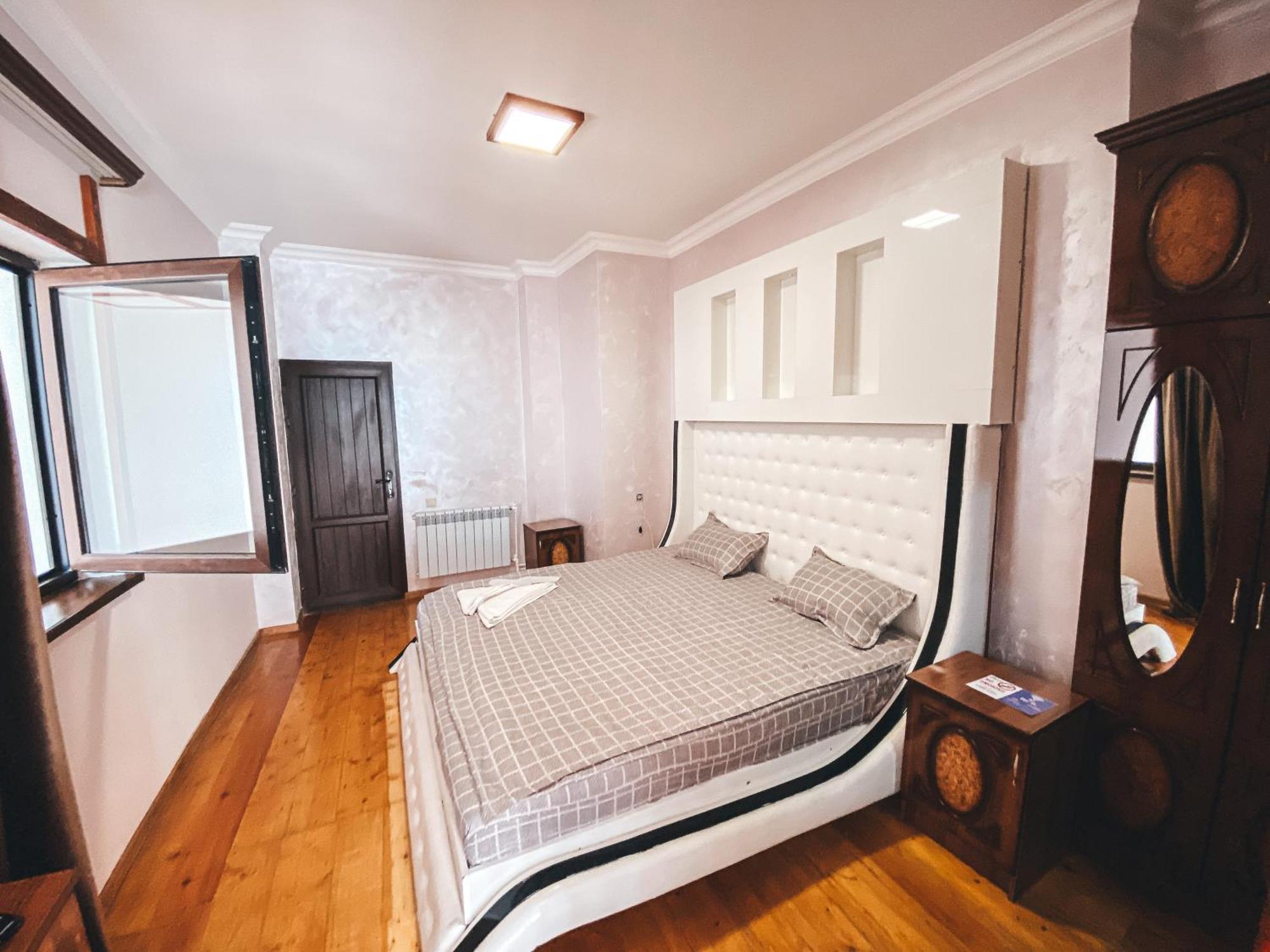 Yerevan Hotel 外观 照片